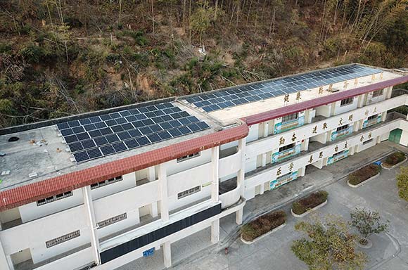 leyu.com为龙岩上杭县茶地中心小学捐赠的屋顶光伏电站实景